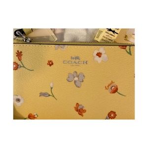 (SOLD) NWT Coach Mystical Floral Wristlet